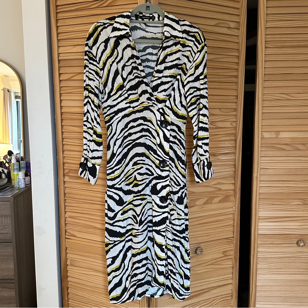 Zara Basic Zebra Black and White and neon button front midi dress M Medium